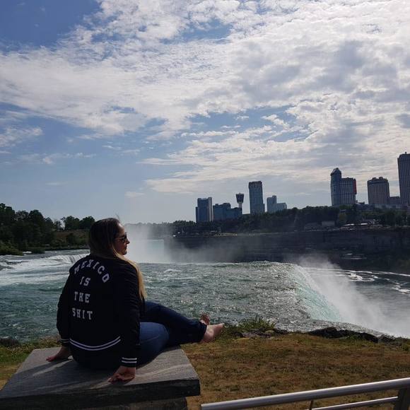 Meet your Posher, Berenice - Picture 1 of 1